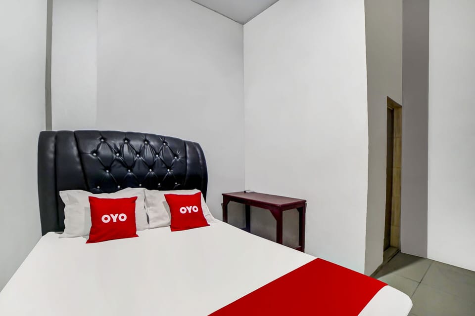 Standard Double Room | Laptop workspace, WiFi (free), bed sheets
