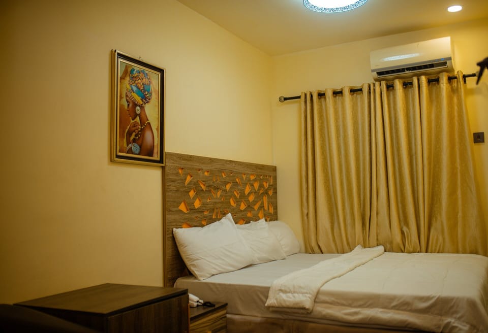 Standard Suite | 1 bedroom, pillowtop beds, desk, laptop workspace