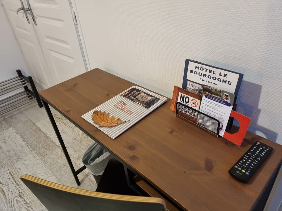 Classic Double Room | Desk, free WiFi, bed sheets