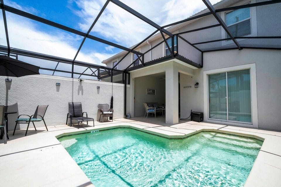 Create lasting memories with family and friends by the private poolCreate lasting memories with family and friends by the private pool