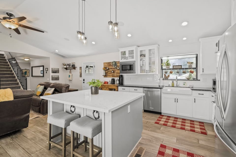 Gateway Getaway Breakfast Bar