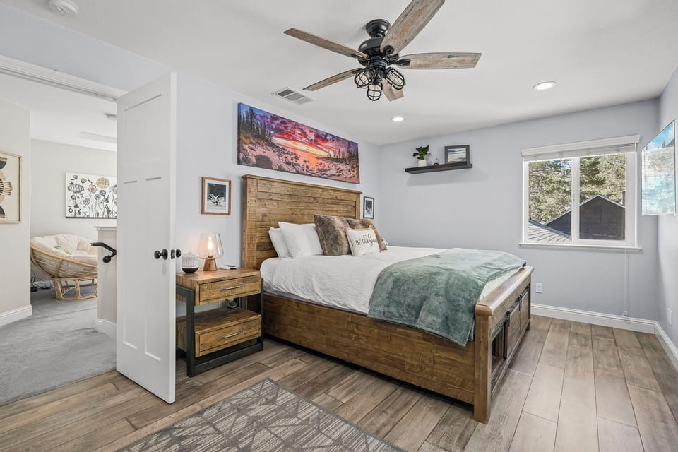 Gateway Getaway Upstairs Primary Suite with King