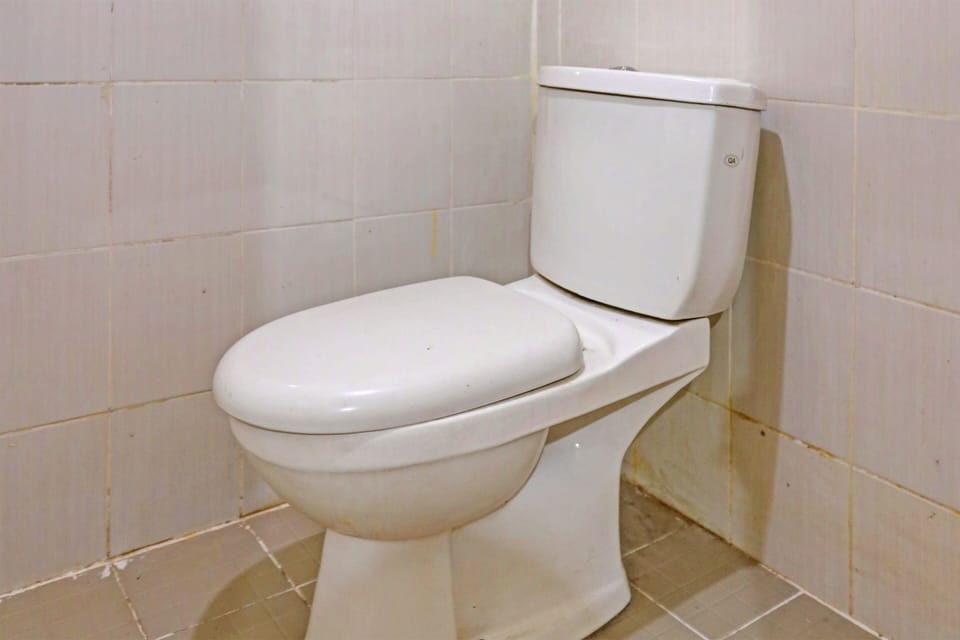 Standard Double Room | Bathroom | Shower, towels