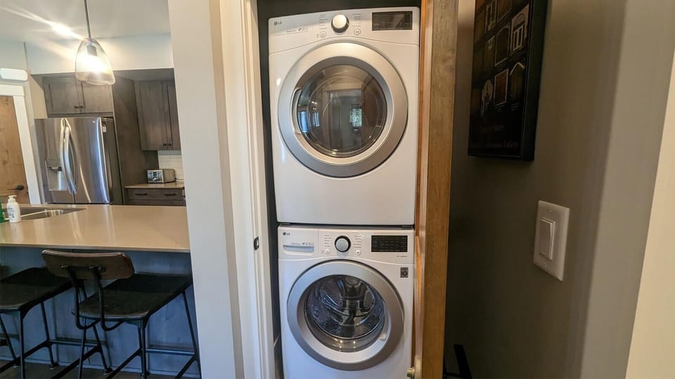 Condo, 2 Bedrooms | Interior