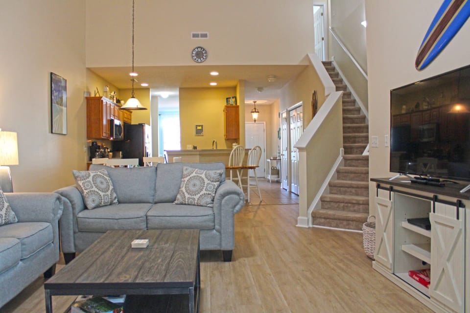 Townhome, 3 Bedrooms | Living room | Flat-screen TV
