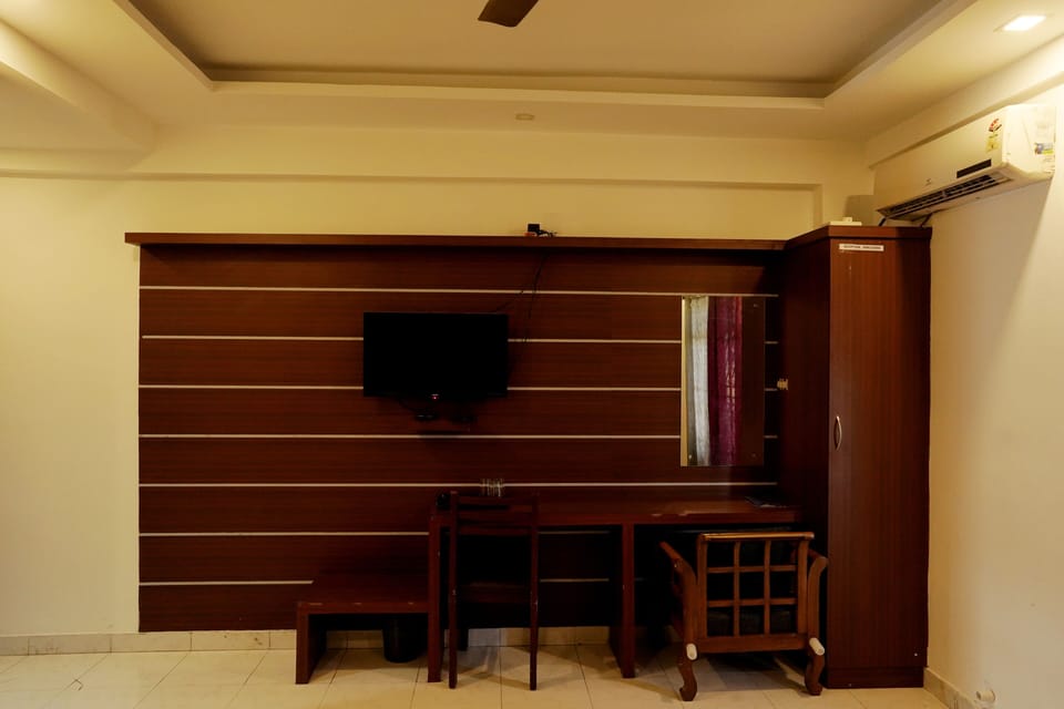 Classic Double Room | Desk, laptop workspace, free WiFi