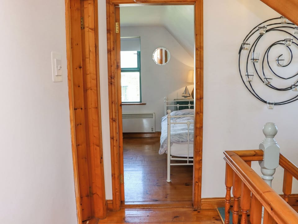 Cottage | 3 bedrooms, WiFi (free), individually decorated, individually furnished