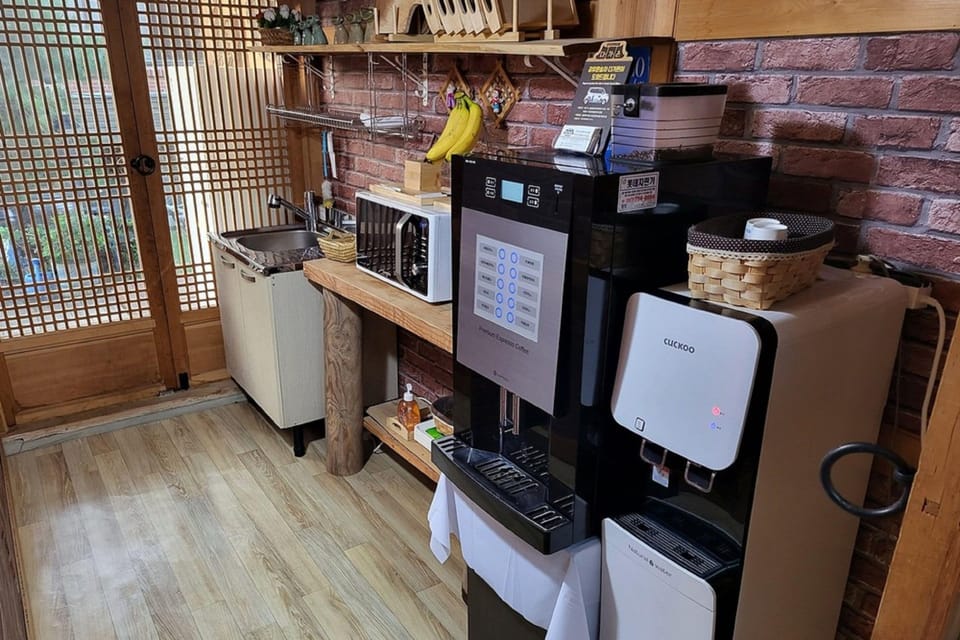 Fridge, microwave, espresso maker, coffee/tea maker