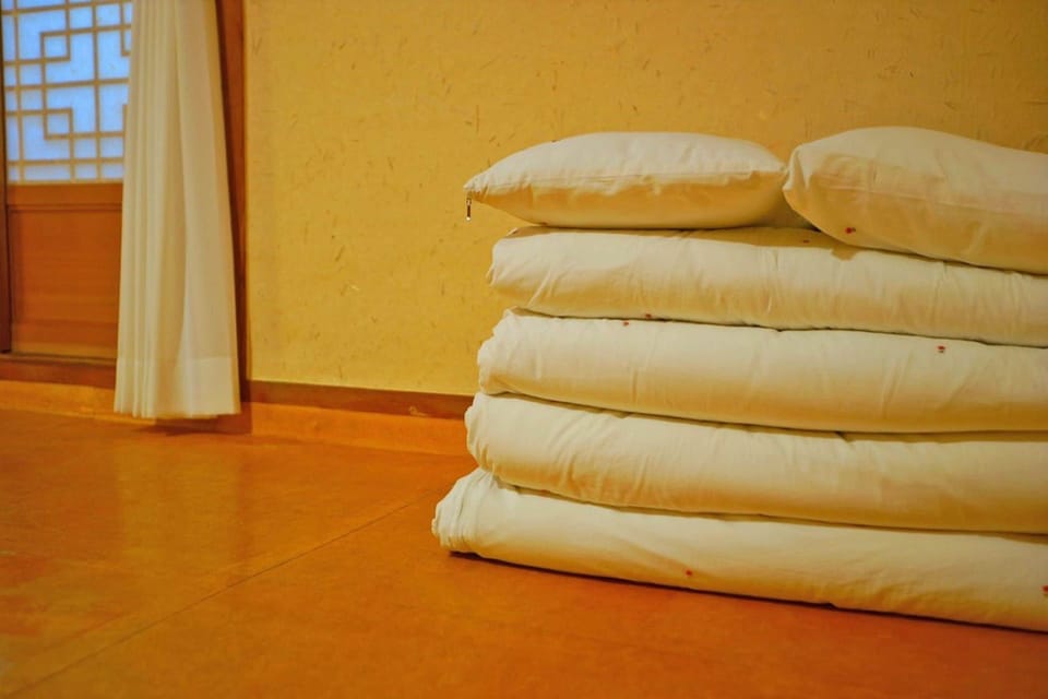 Gippeum | Premium bedding, free WiFi, bed sheets