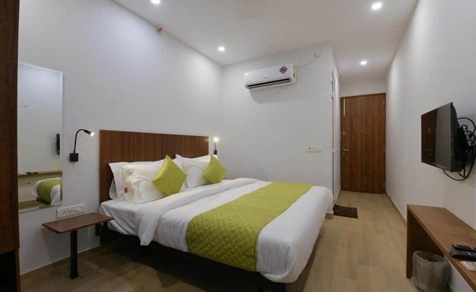 Superior Double Room | Desk, free WiFi, bed sheets