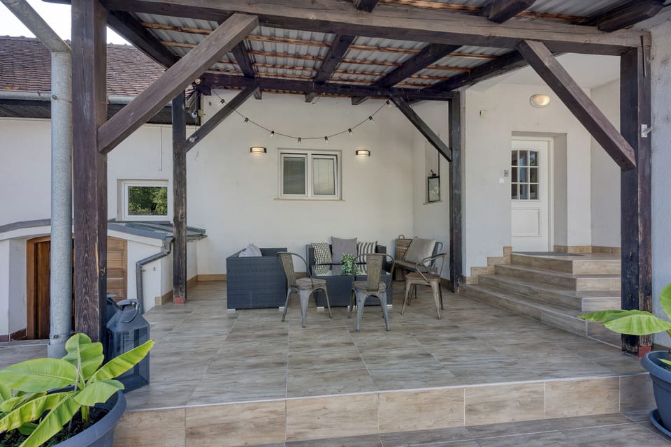 Family House, 6 Bedrooms, Sauna (Hedonia Estate /w Sauna and Jacuzzi) | Outdoor dining