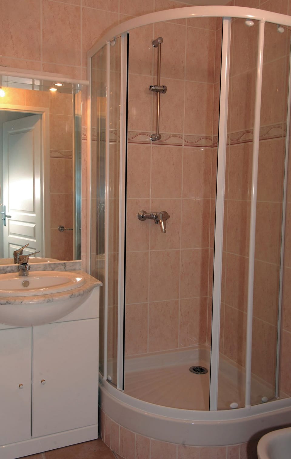 Apartment, 2 Bedrooms (4/6 people) | Bathroom | Hair dryer