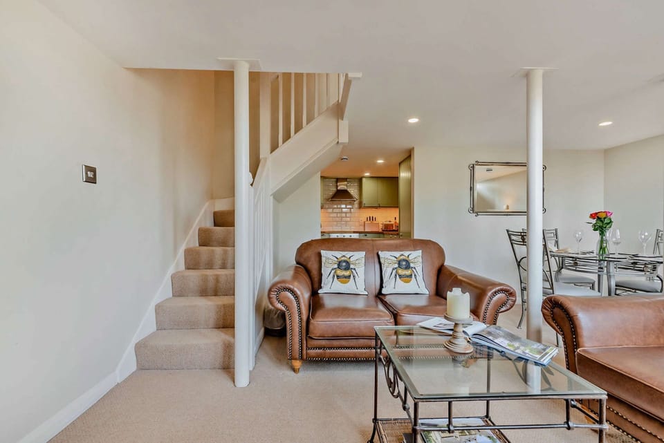 The Old School House Sitting Room - StayCotswold