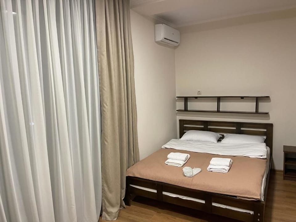 Comfort Double Room | Egyptian cotton sheets, premium bedding, desk, laptop workspace