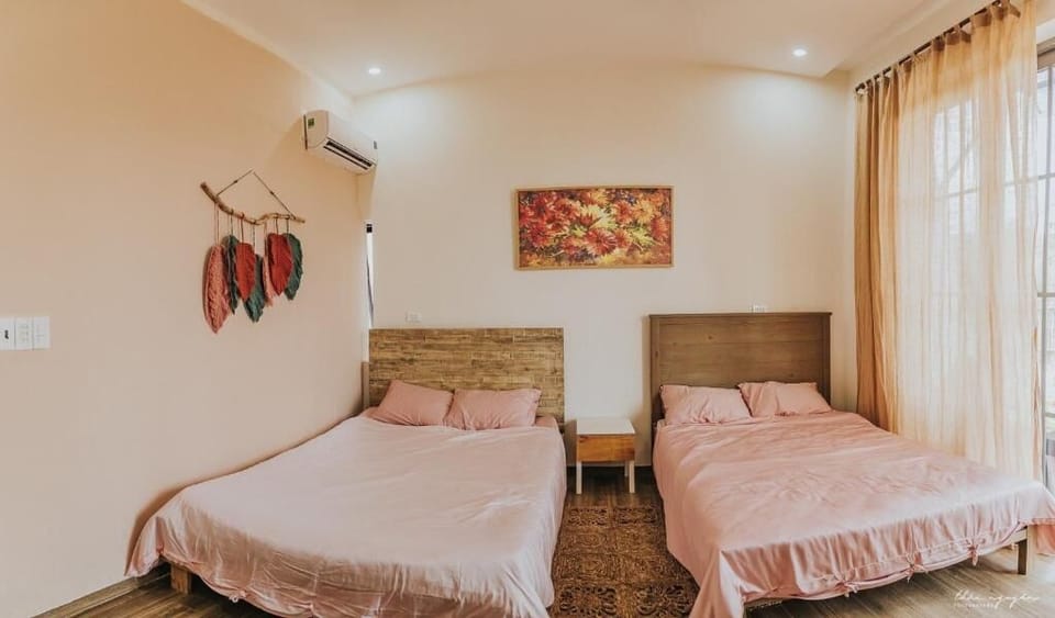 Blackout drapes, soundproofing, WiFi (free), bed sheets