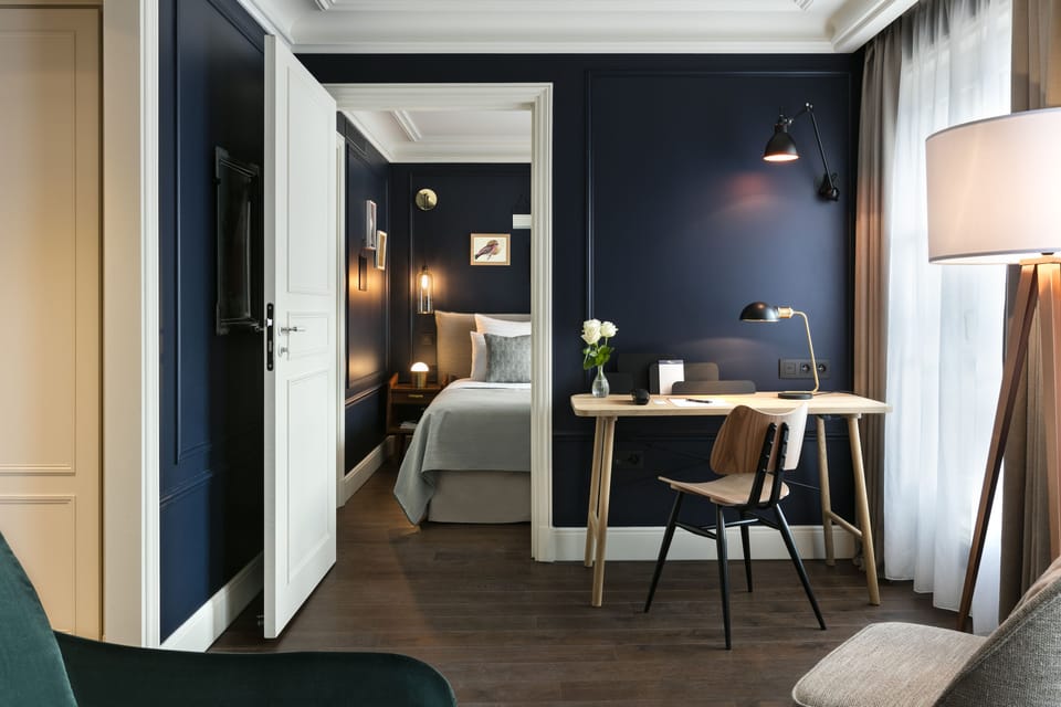 Deluxe Room | Egyptian cotton sheets, premium bedding, minibar, in-room safe