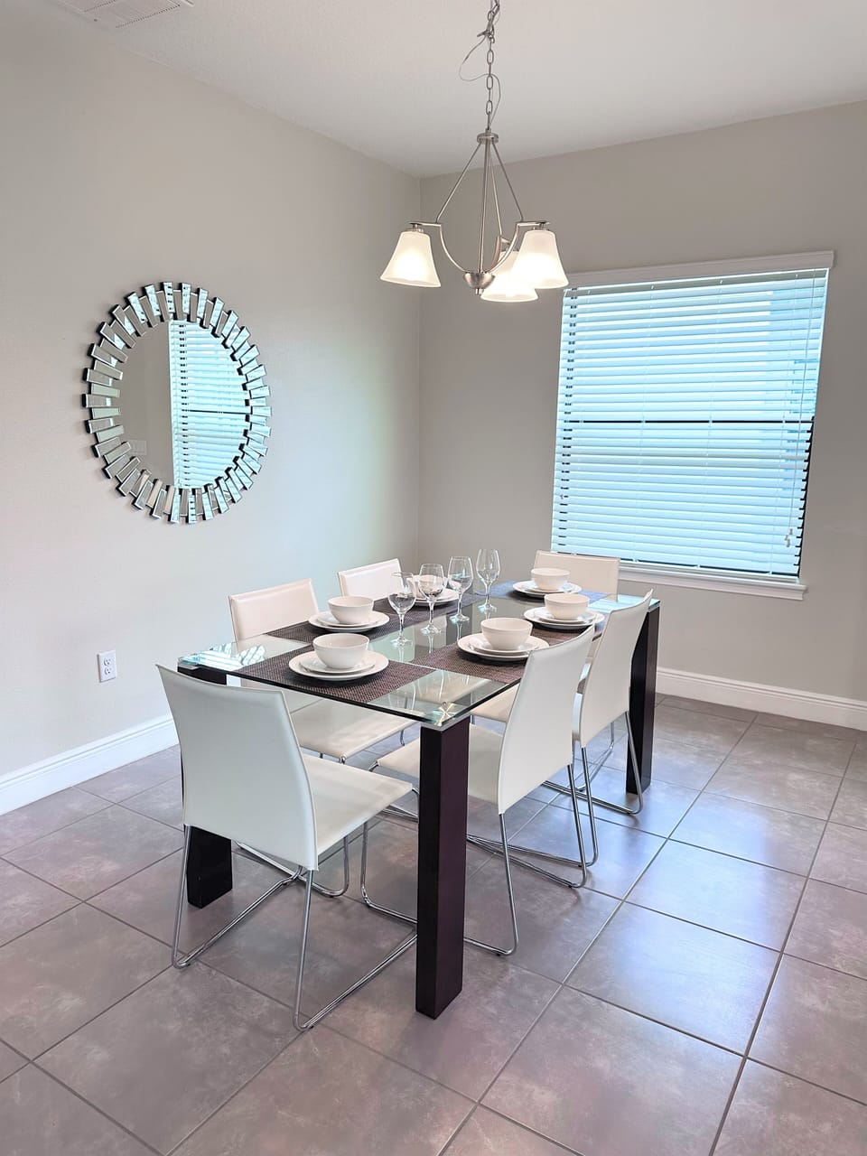 House, 4 Bedrooms | Dining