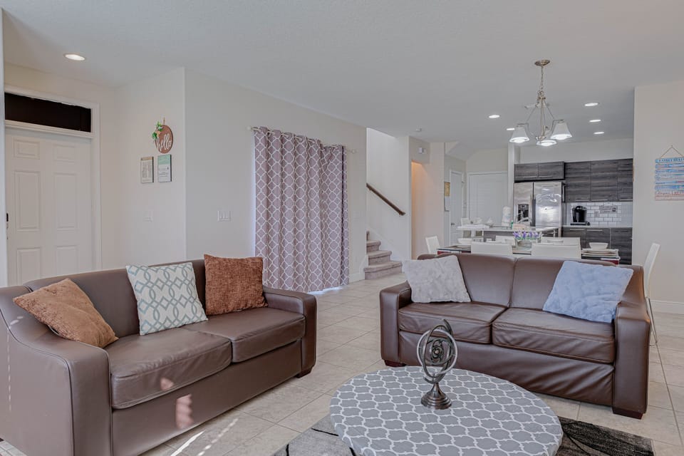 Townhome, 3 Bedrooms | Living area
