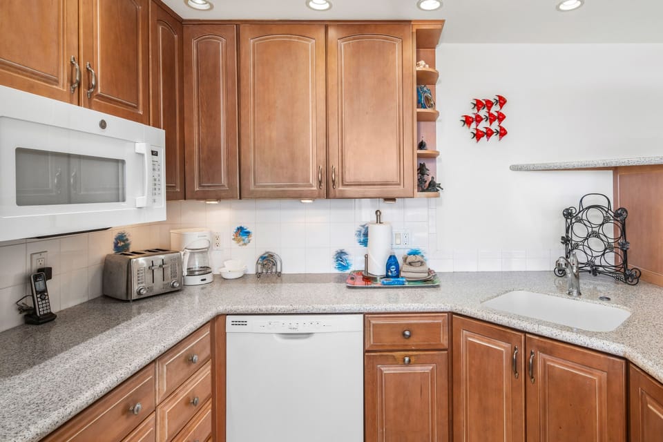 Condo, 1 Bedroom | Private kitchen | Coffee/tea maker, fridge, oven, toaster