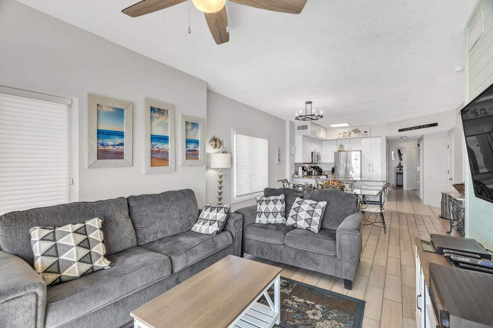 Condo, 3 Bedrooms | Living area | Smart TV, streaming services