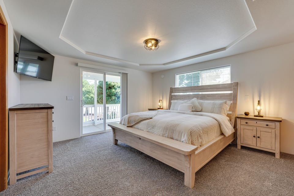 Bedroom Suite | King Bed | Access to Patio | Smart TV