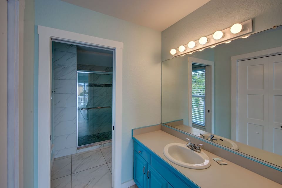 Top Floor Master Bathroom