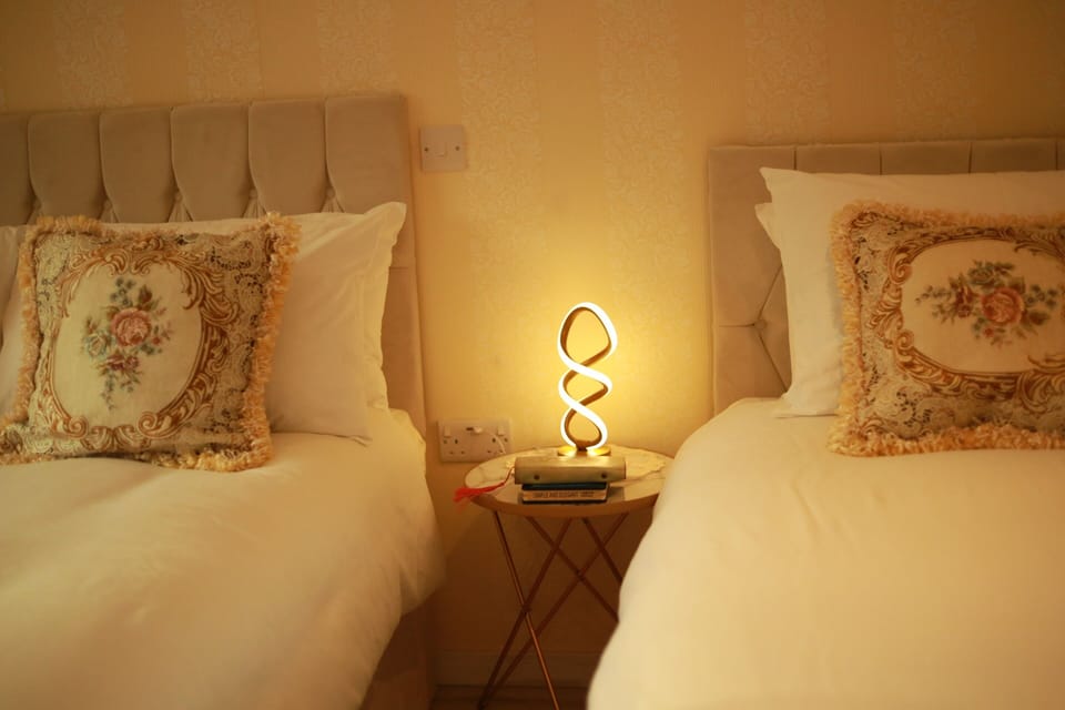 Superior Twin Room, Ensuite, Garden View | Down comforters, desk, laptop workspace, soundproofing