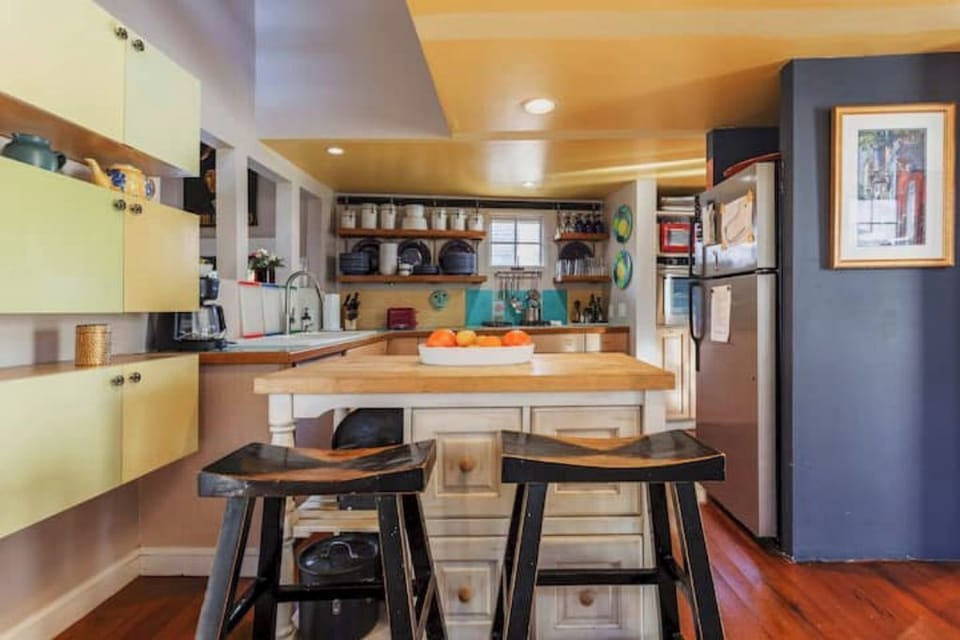 Kitchen island