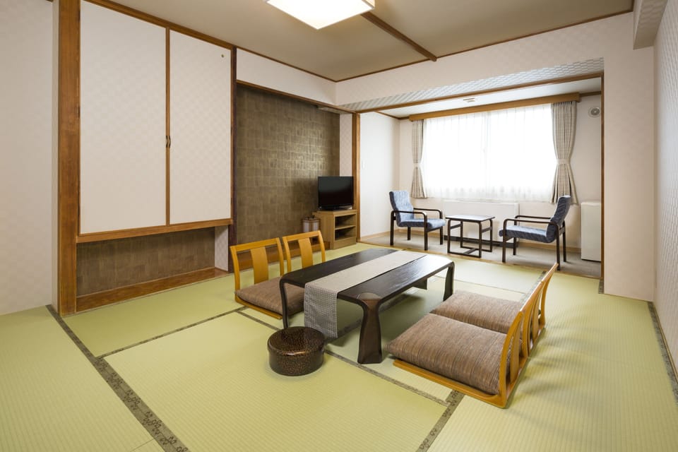 In-room safe, iron/ironing board, bed sheets