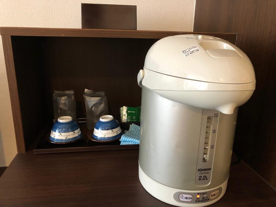 Fridge, coffee/tea maker, electric kettle