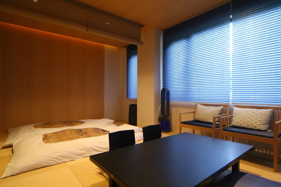 Family Room, Non Smoking, Mountain View | In-room safe, desk, laptop workspace, free WiFi