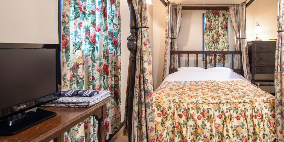 Traditional British Cottage Annex | Bed sheets