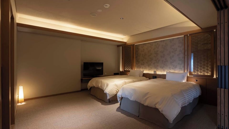 Premium Room, Non Smoking | Minibar, WiFi (free), bed sheets