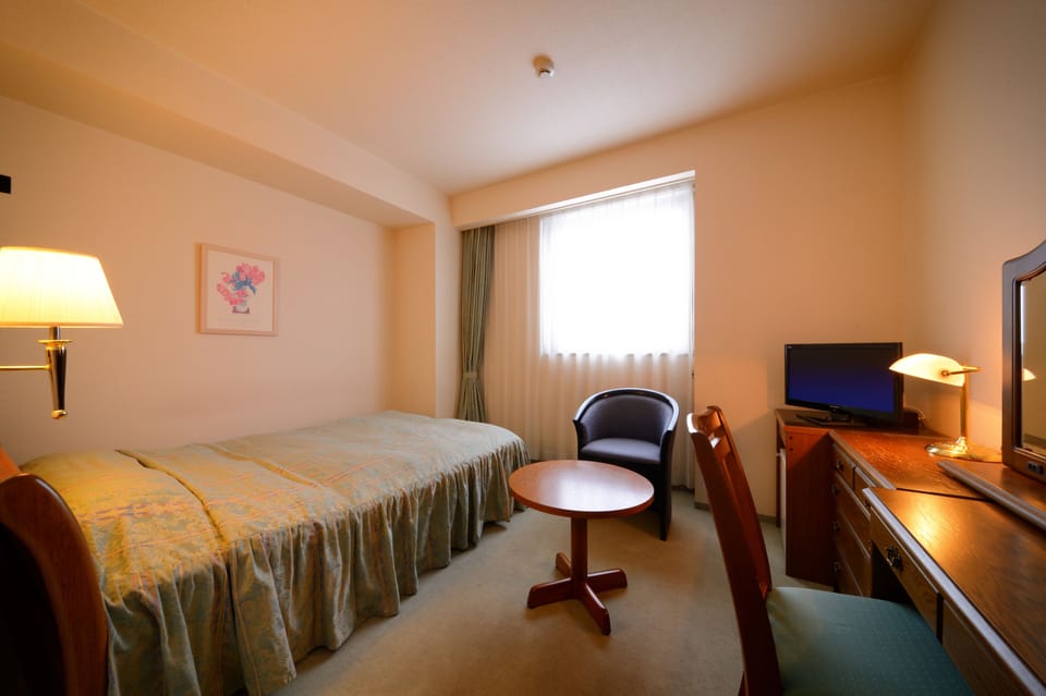 In-room safe, desk, free WiFi, bed sheets