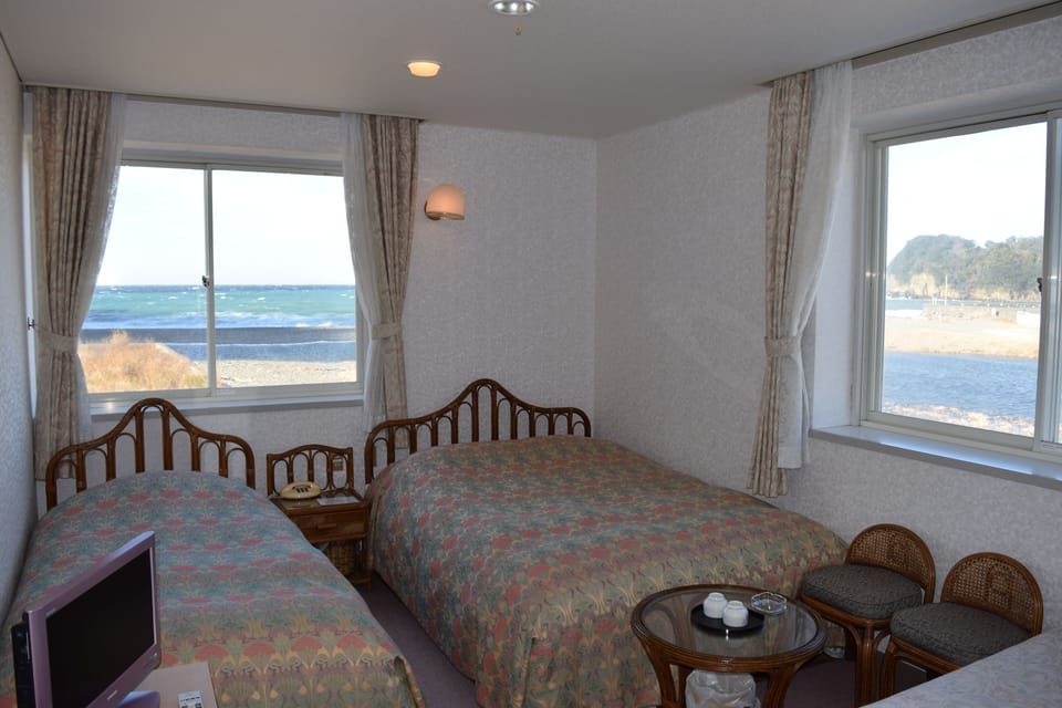 Family Room (D) | Free WiFi