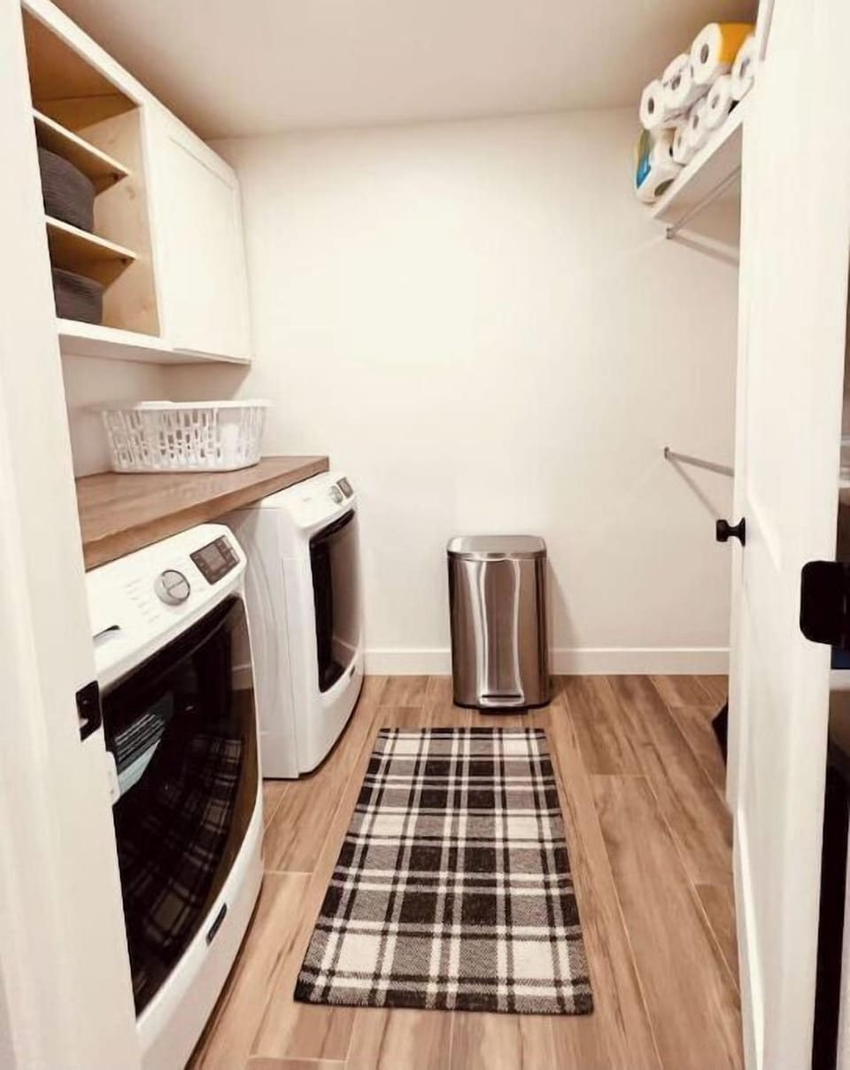 washer and dryer 