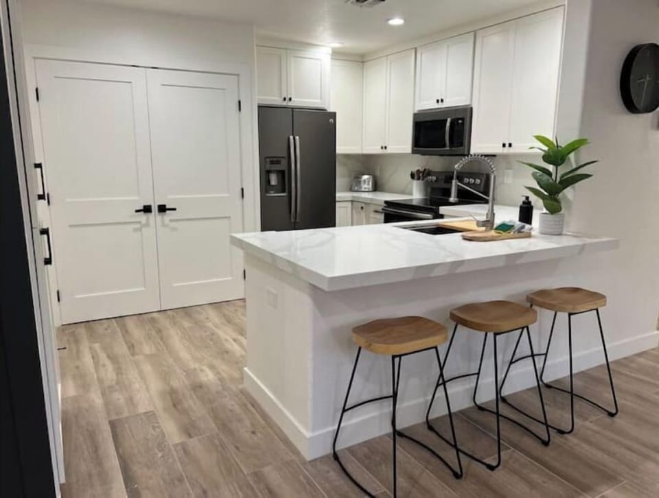 fully equipped kitchen 