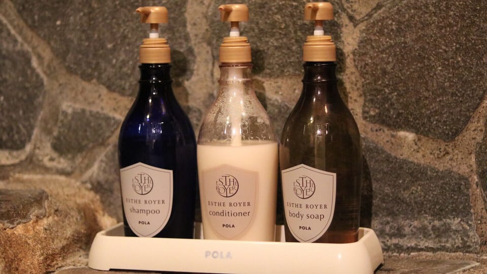 Bathroom amenities