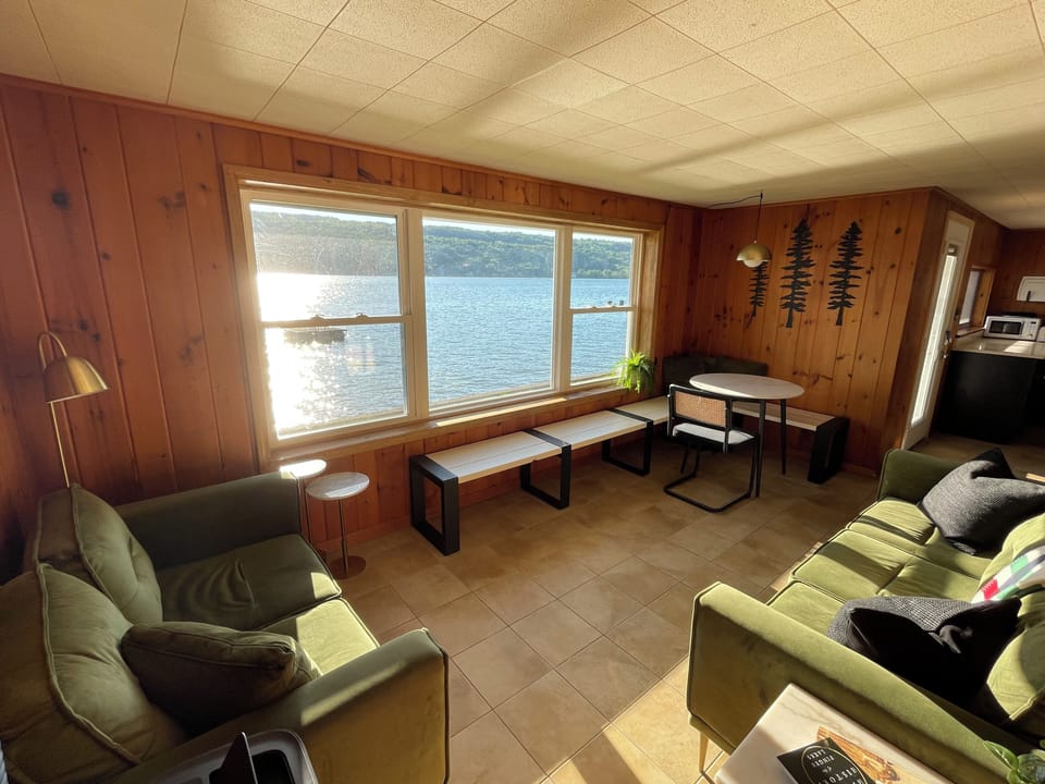 Living Room to Keuka
