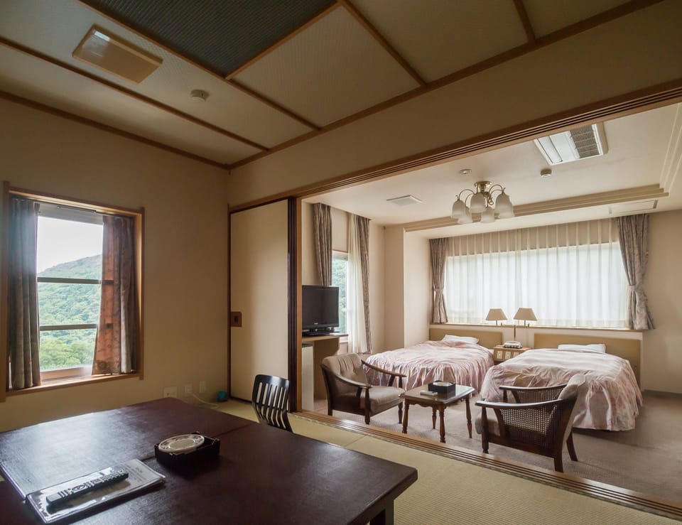 Japansee Western Room | In-room safe, WiFi (free)