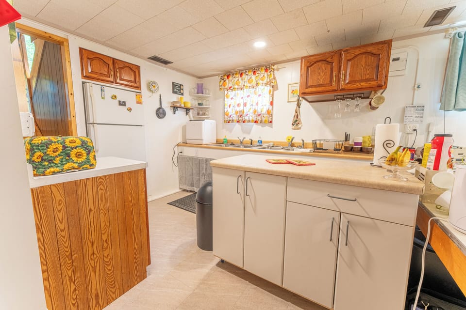 Moveable
kitchen island