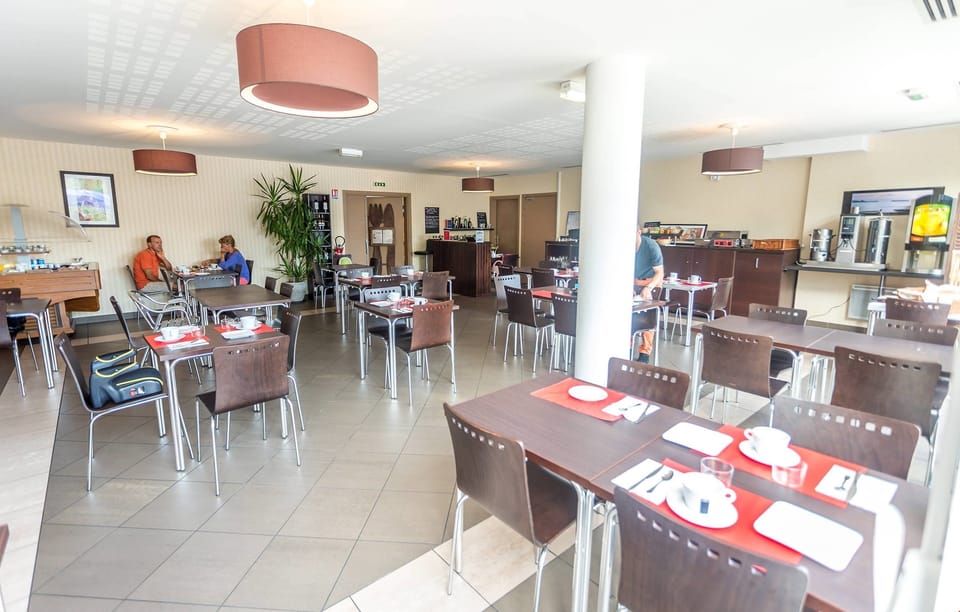 Dine in convenience: restaurant on premises.