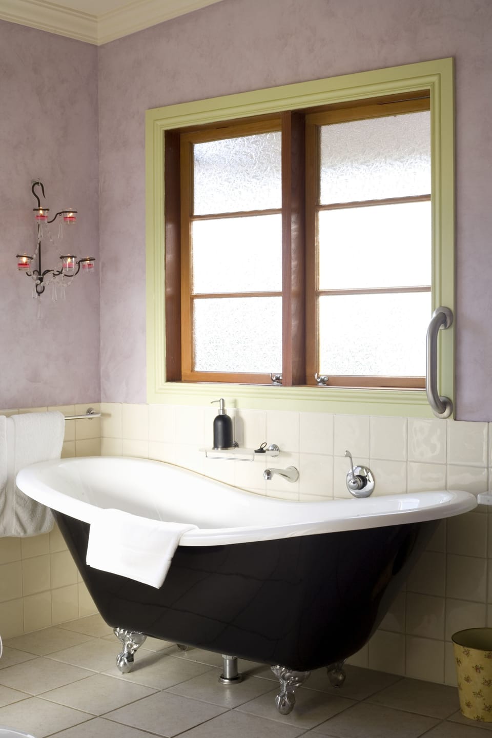 Romantic Studio, Non Smoking, Kitchenette (Amelies 1 night) | Bathroom | Free toiletries, hair dryer, bathrobes, towels