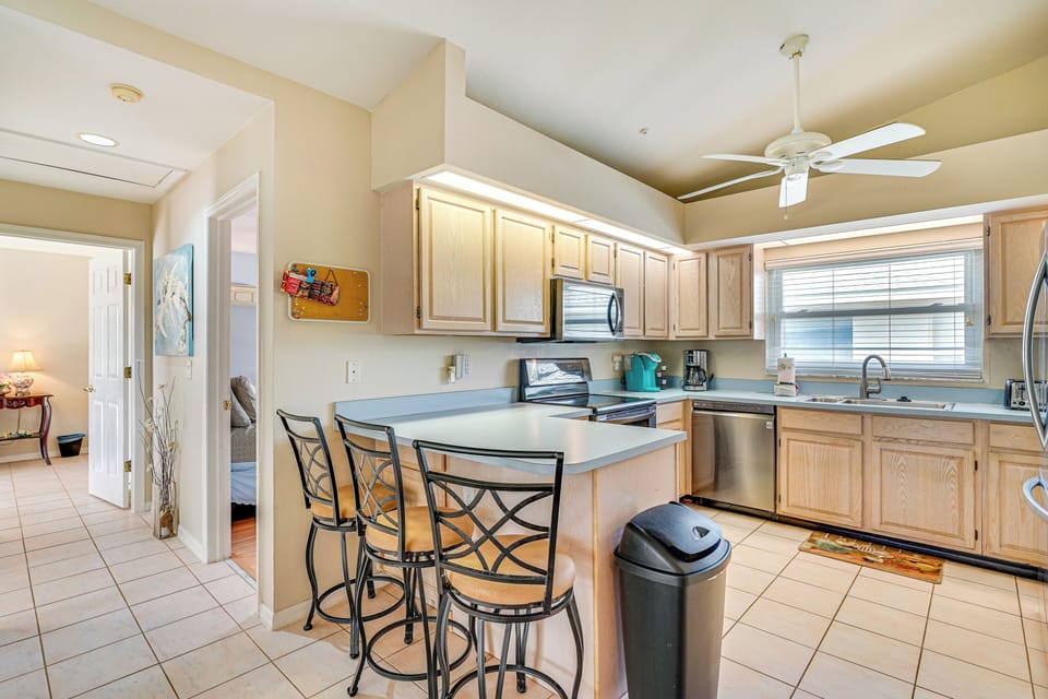 Kitchen | Cooking Basics | Keurig & Drip Coffee Makers