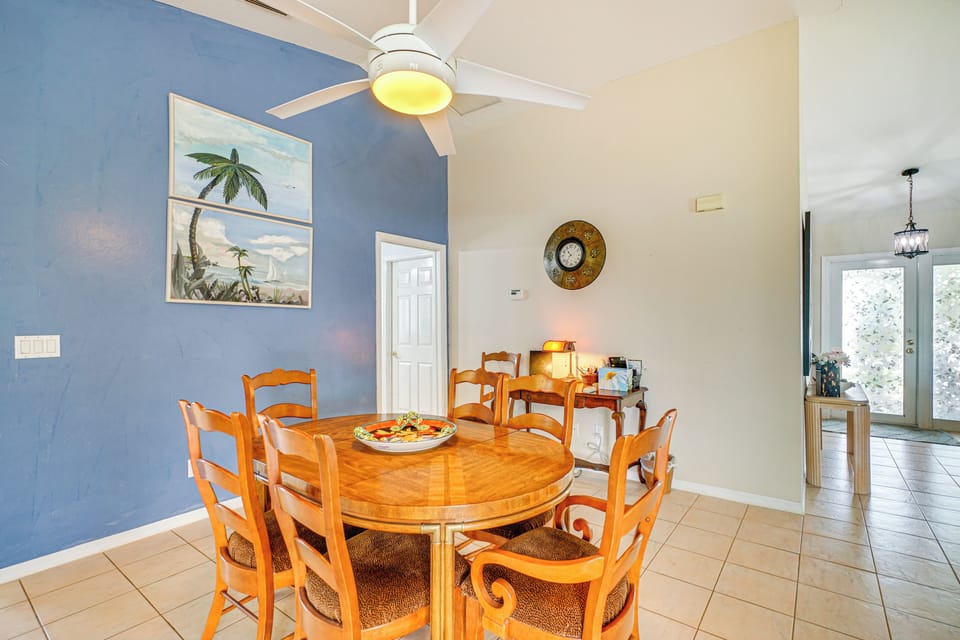 Dining Area | Lanai Access