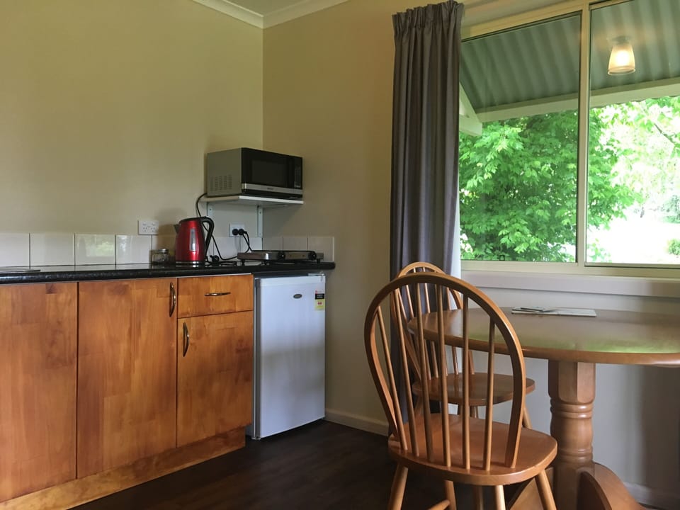 Apartment, 1 Bedroom, Garden View | Private kitchenette | Fridge, microwave, stovetop, electric kettle