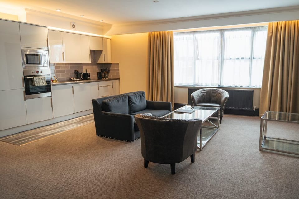 City Apartment, 1 Bedroom | Private kitchen | Electric kettle