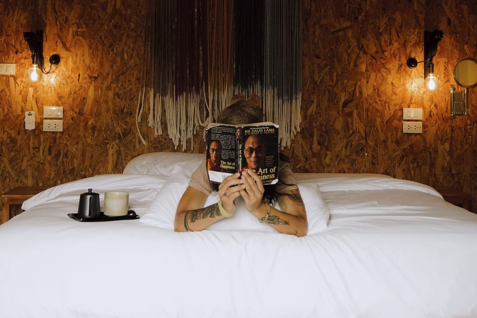 Free WiFi, bed sheets