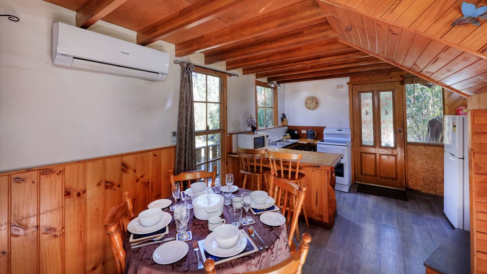 Family Tree House, 3 Bedrooms, Non Smoking, 2 Bathrooms (Spa treehouse) | Soundproofing, iron/ironing board
