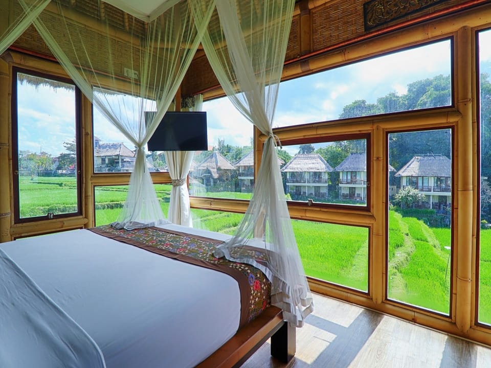 Bamboo House with Rice Field View | In-room safe, free WiFi, bed sheets